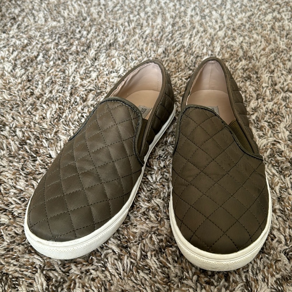 Steve Madden Flat Sneakers